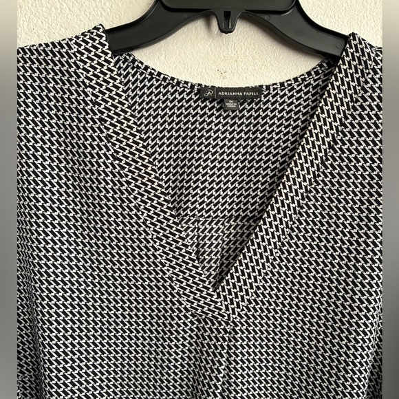 Adriana Papell Black and White Houndstooth Long Sleeve Blouse 1X - Picture 4 of 9